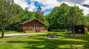 Les Chalets Tourisma - Chalet sur une île privée avec spa - Le Pin Royal